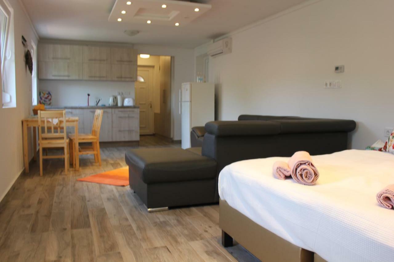 Magnolia Apartman Leilighet Siófok Eksteriør bilde